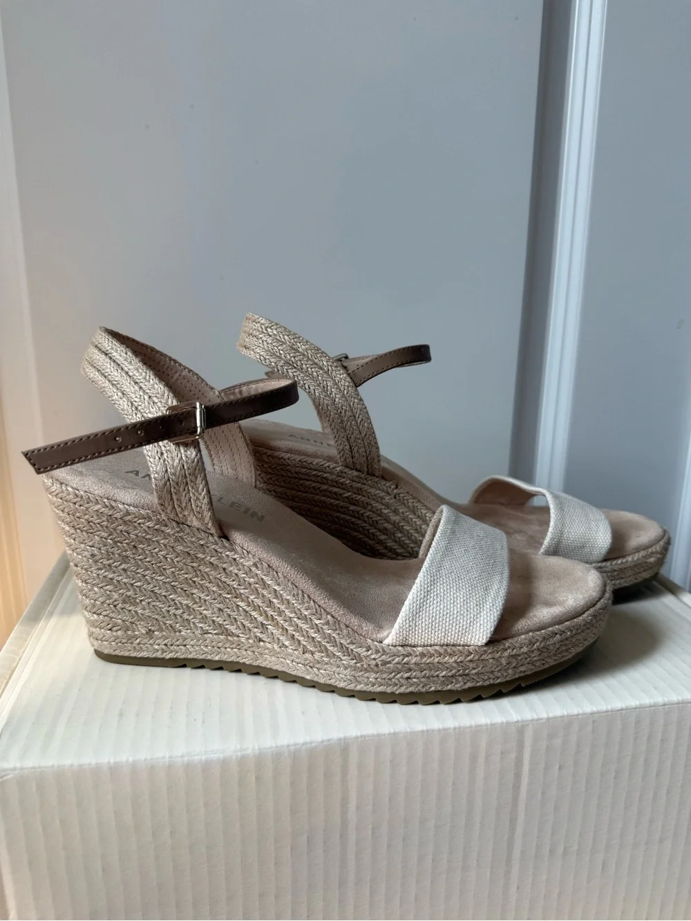 Anne Klein Wylie wedge sandals | Cream | Size 8.5